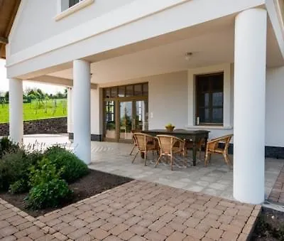 فيلة Portico باداتشونيتوماي