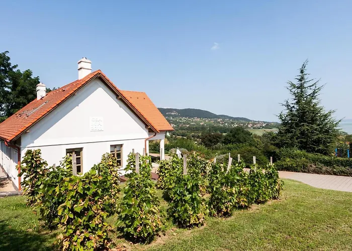 Portico * Badacsonytomaj